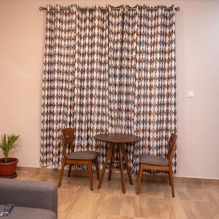 Mojo Apartment, Tema Bagian luar foto