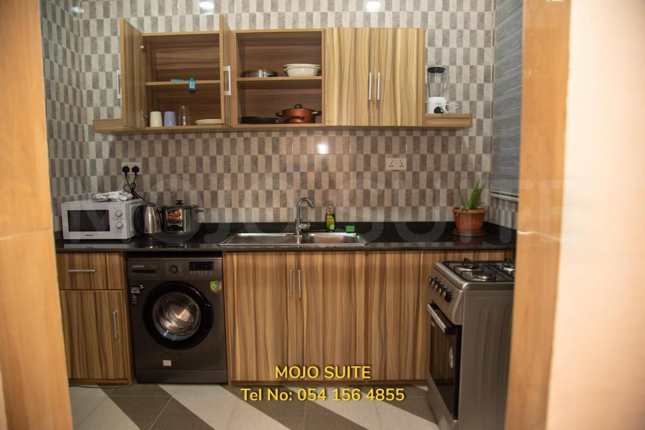 Mojo Apartment, Tema Bagian luar foto