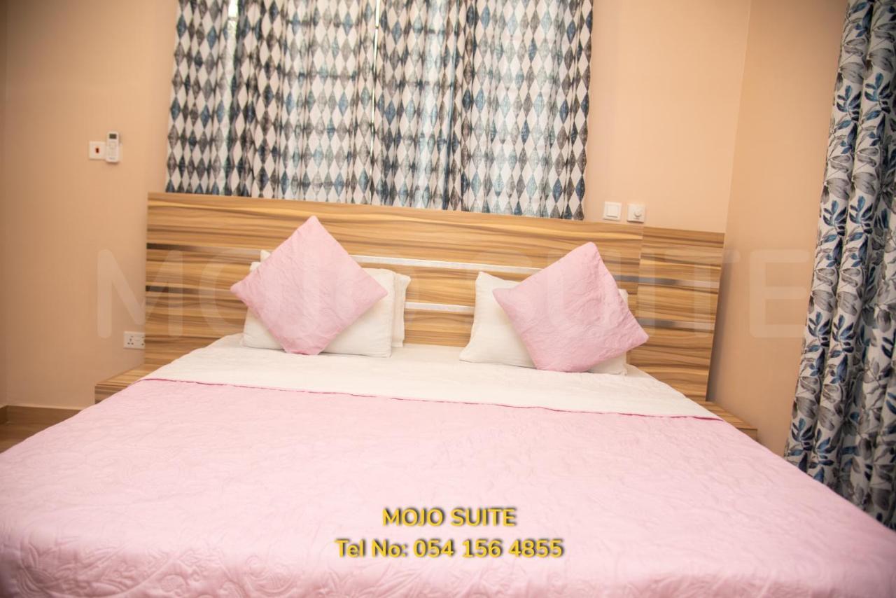 Mojo Apartment, Tema Bagian luar foto